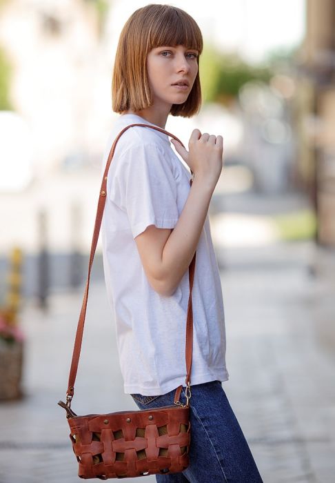 Шкіряна плетена жіноча сумка Пазл S світло-коричнева Crazy Horse